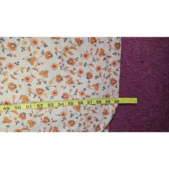 Fall inspired polyester blend no iron 59x60" scrap quilting fabric leaves cream - Picture 3 of 4